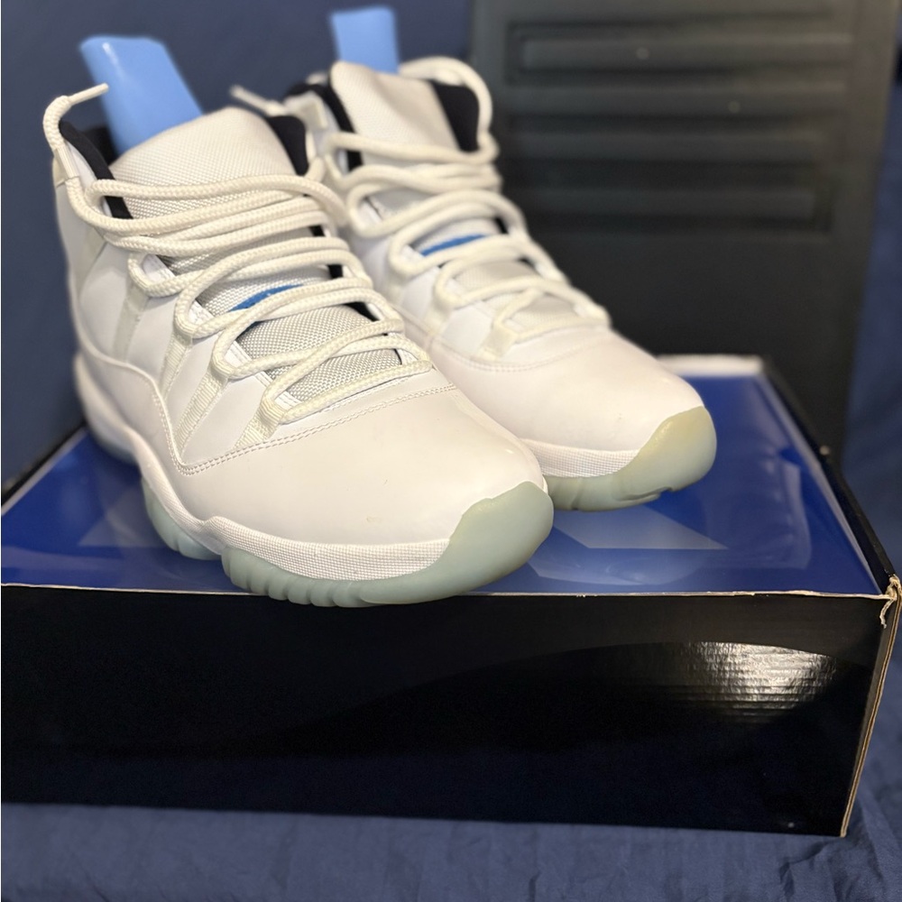 Men’s Jordan 11 Legend Blue